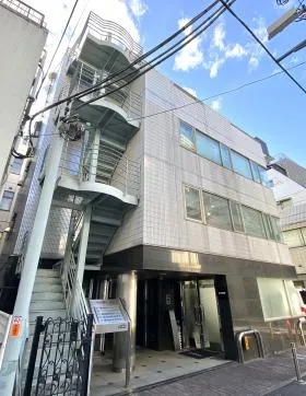 日祥ビルの外観