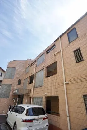 EL CASAビルの外観