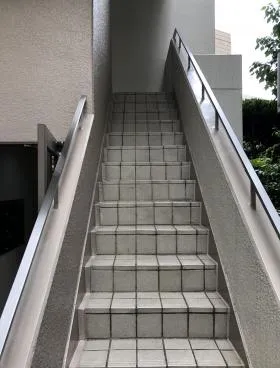 O・Hビルの外観