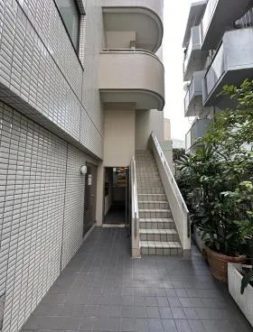 O・Hビルの外観