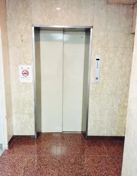 ロイヤルバレス渋谷ビルの外観