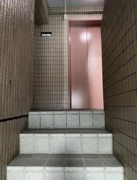 エストレーヤ広尾ビルの外観