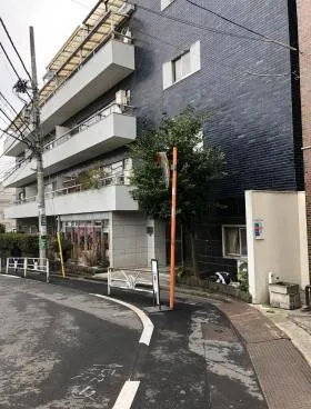 パインクレストビルの外観