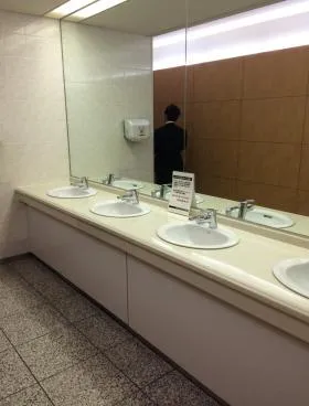グランパークタワーの外観