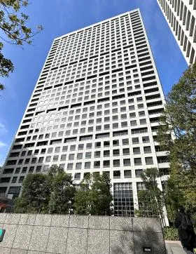 グランパークタワーの外観