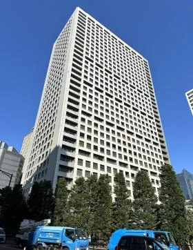 グランパークタワーの外観