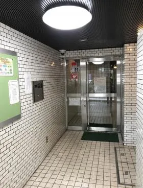 日興パレス広尾プラザビルの外観