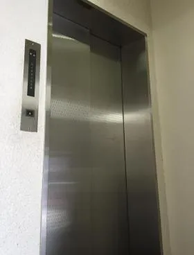 第一山本ビルの外観