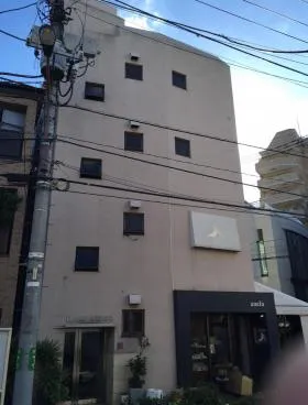 アイロン広尾ビルの外観