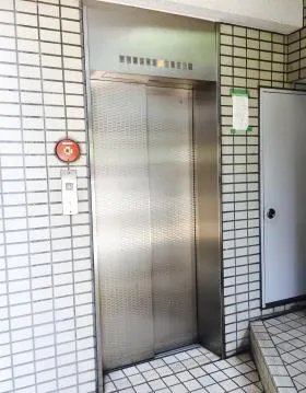 広尾飯田ビルの外観