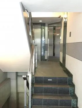 岡山ビルの外観