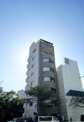 広尾AKビルの外観