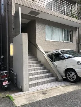 M2ビルの外観