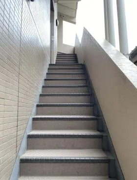 中健ビルの外観