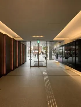 市ヶ谷スクエア(旧市ヶ谷東急)ビルの外観