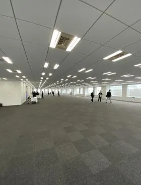 市ヶ谷スクエア(旧市ヶ谷東急)ビルの外観