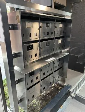 ボックスハツミビルの外観