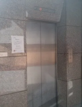 DS新宿ビルの外観