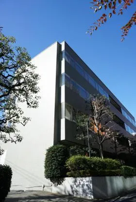 西新宿フォレストビルの外観