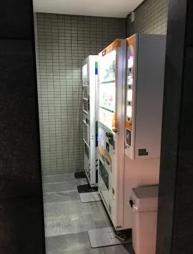 西新宿フォレストビルの外観