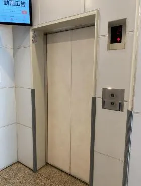 サウスタワービルの外観