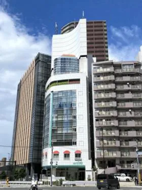 サウスタワービルの外観