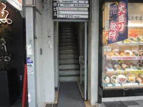 岡田ビルの外観
