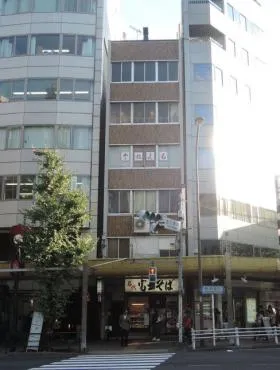 岡田ビルの外観