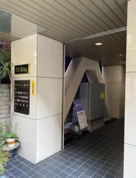 CIビルの外観