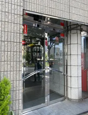 紀伊國屋ビルの外観