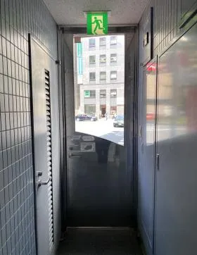 紀伊國屋ビルの外観