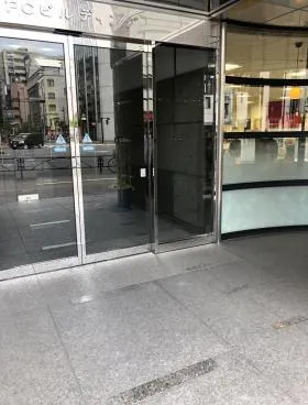 YPCビルの外観
