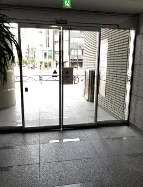 YPCビルの外観