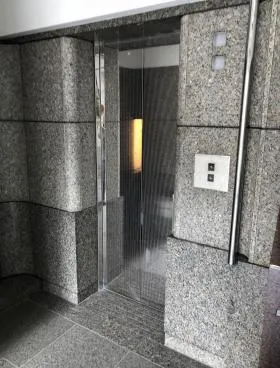 YPCビルの外観