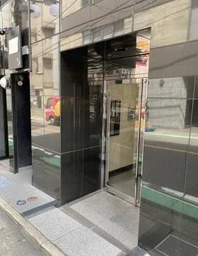 山燃ビルの外観