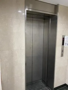 山燃ビルの外観