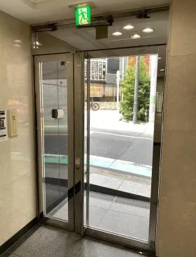 山燃ビルの外観