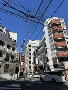 山燃ビルの外観