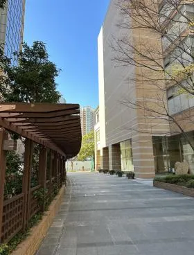 オーバルコート大崎マークウエストビルの外観