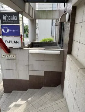 サンレミナスビルの外観