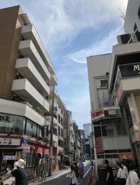 幸ビルの外観