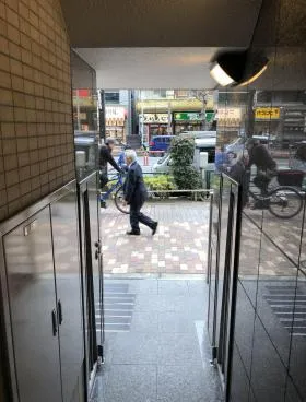 WEST CO.ビルの外観