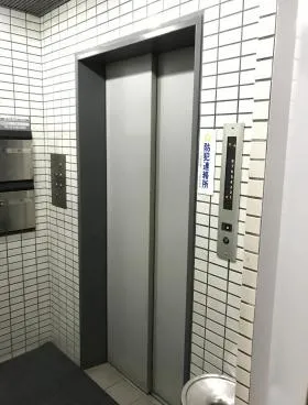 吉房ビルの外観