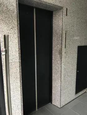 高岡ビルの外観