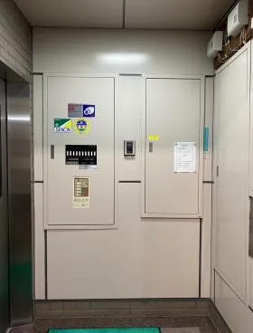 SUGAYA BLDGの外観