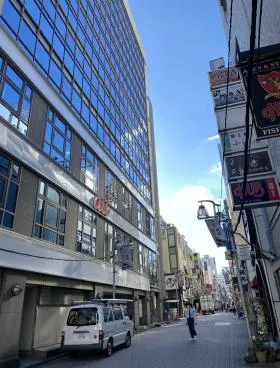 上野HSビルの外観