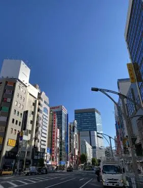 上野HSビルの外観