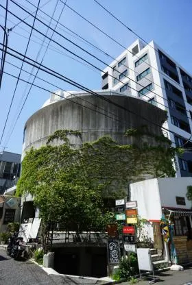 トゥワォン代官山ビルの外観