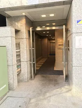 ツムラビルの外観