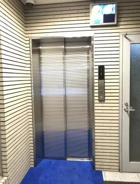 ツムラビルの外観